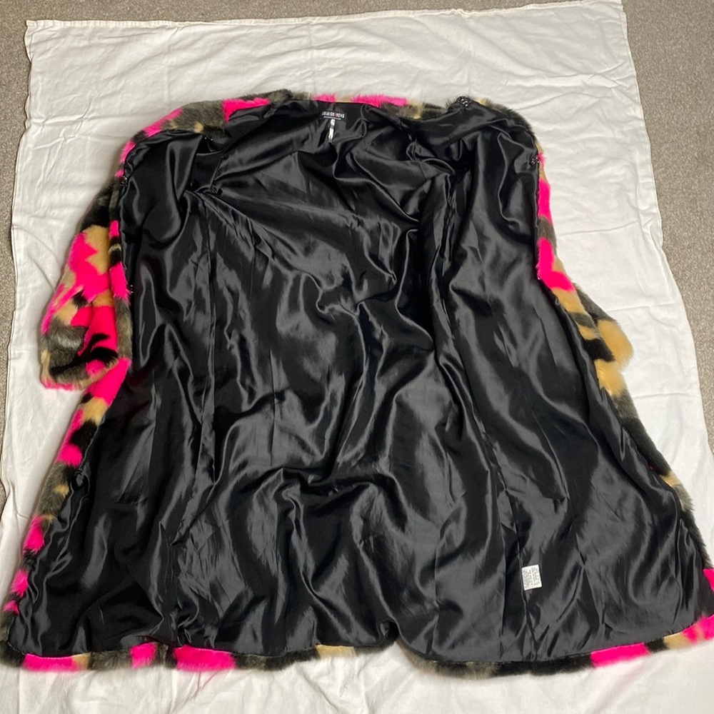 fur camo coat super cute! Exceptional condition
